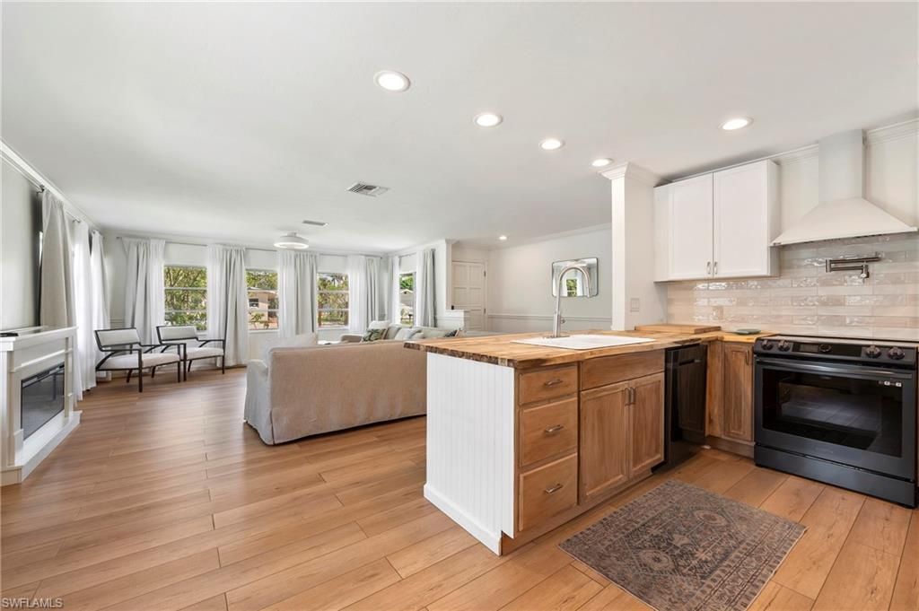 2432 Washington Ave, Naples, FL 34112 Photo