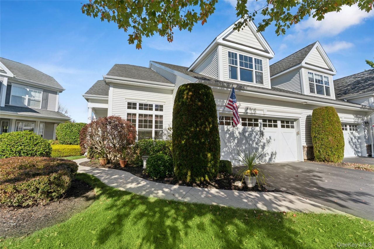 113 Overture Place, Eastport, NY 11941 Main Photo