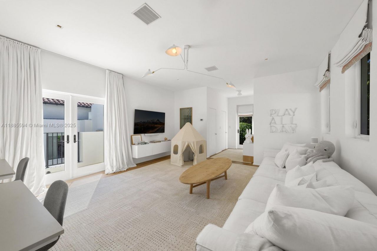 545 Casuarina Concourse, Coral Gables, FL 33143 Photo