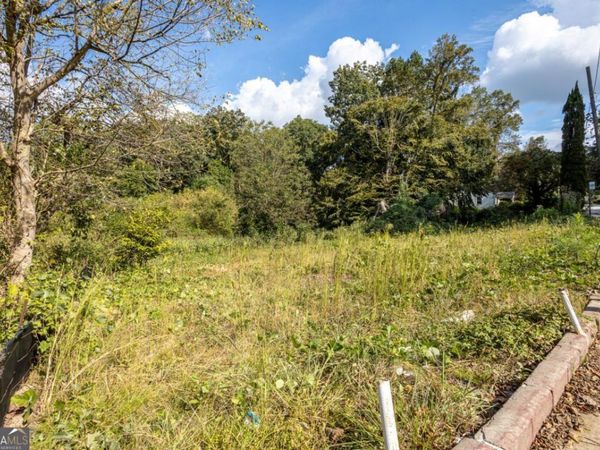 889 Hollywood Road, Atlanta, GA 30318