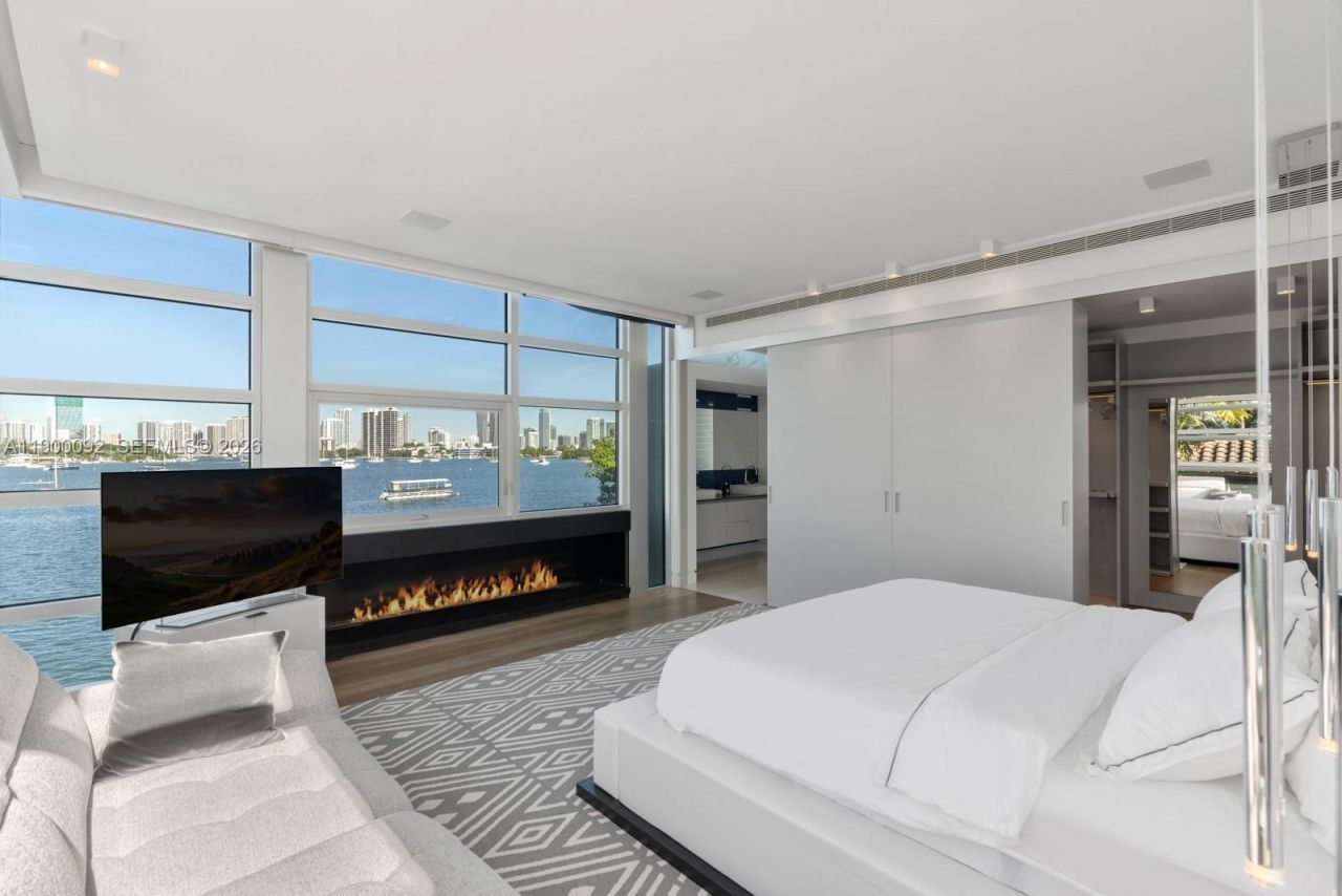 440 S Hibiscus Dr, Miami Beach, FL 33139 Photo