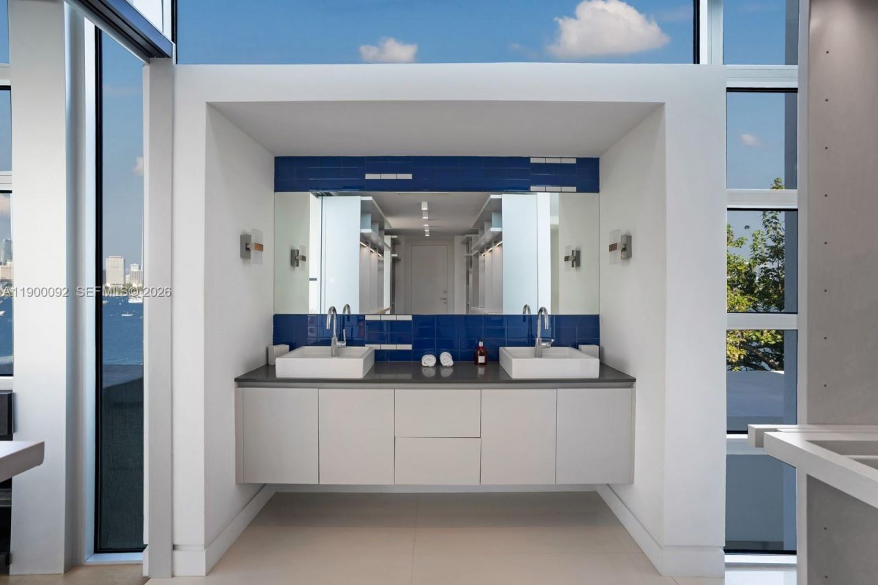 440 S Hibiscus Dr, Miami Beach, FL 33139 Photo