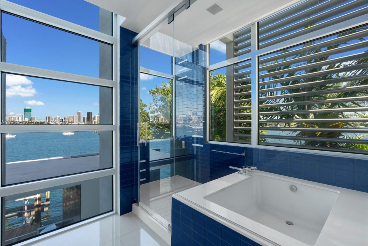 440 S Hibiscus Dr, Miami Beach, FL 33139 Photo