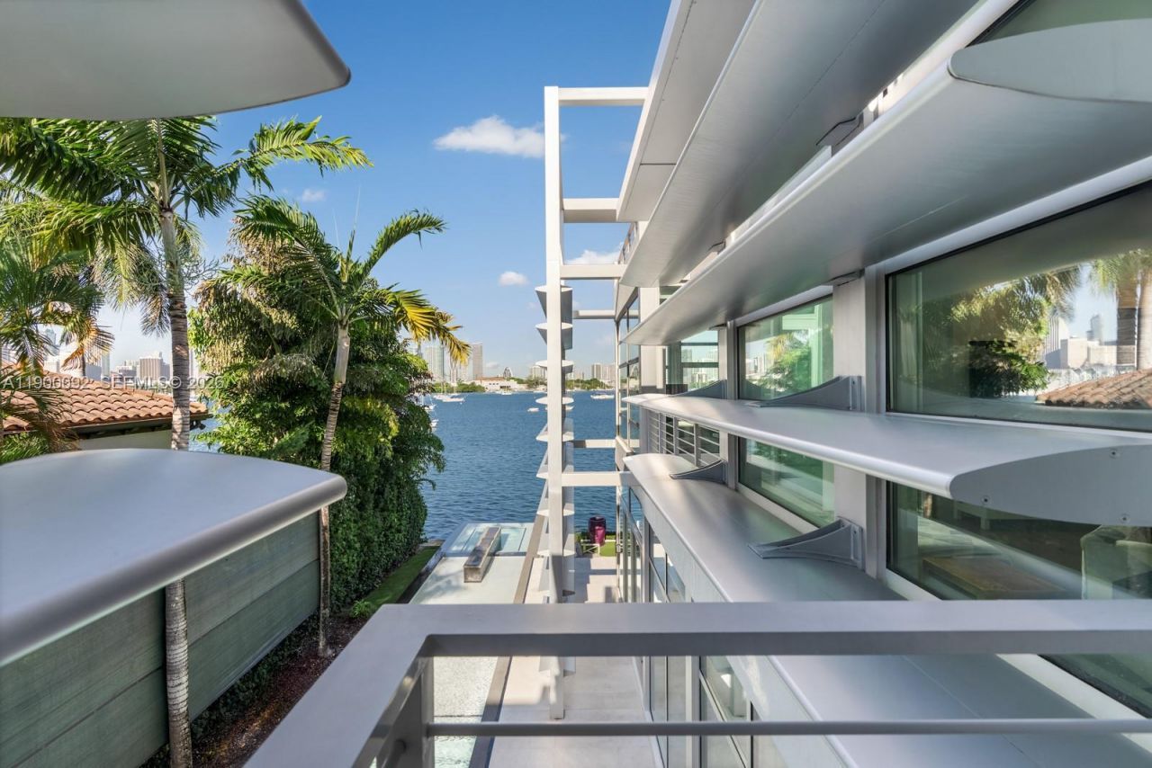 440 S Hibiscus Dr, Miami Beach, FL 33139 Photo