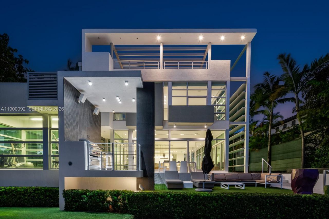 440 S Hibiscus Dr, Miami Beach, FL 33139 Photo