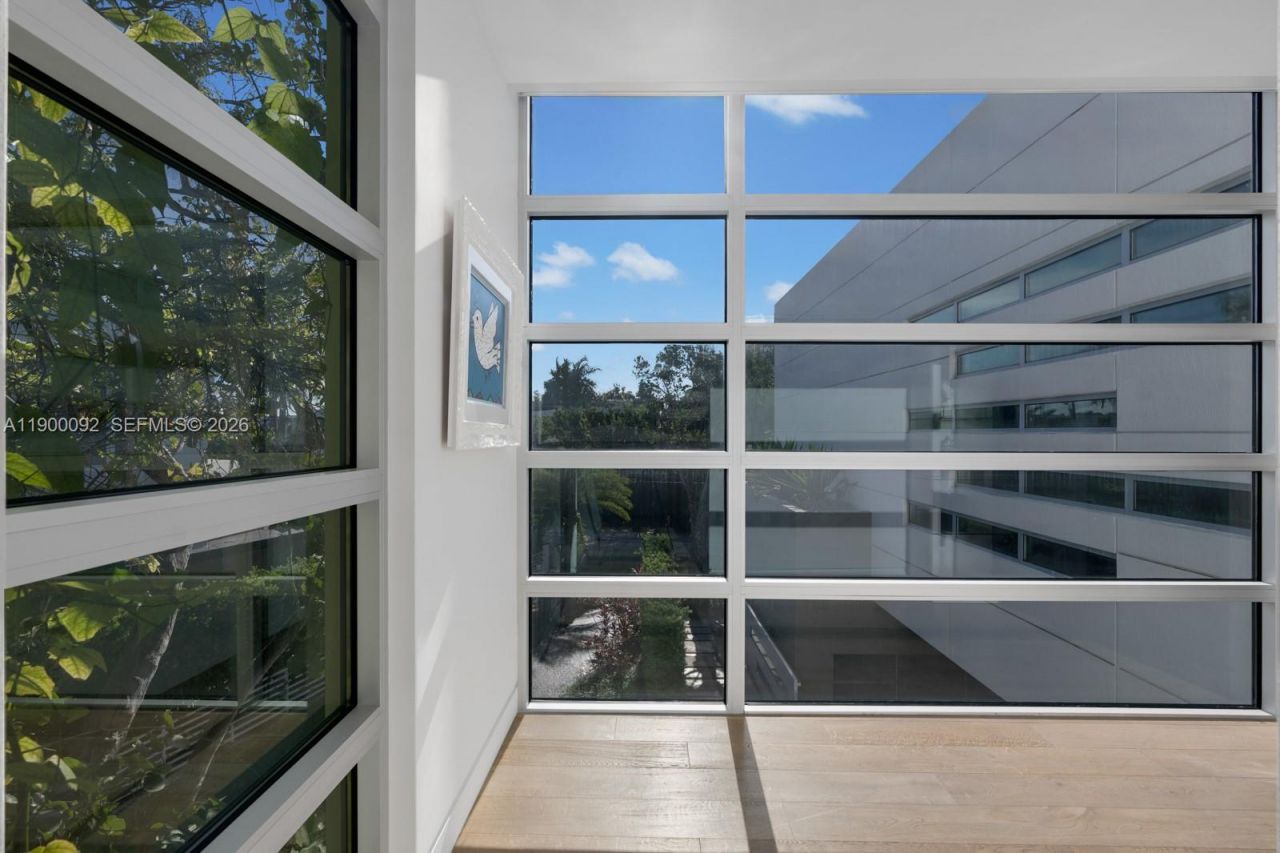 440 S Hibiscus Dr, Miami Beach, FL 33139 Photo