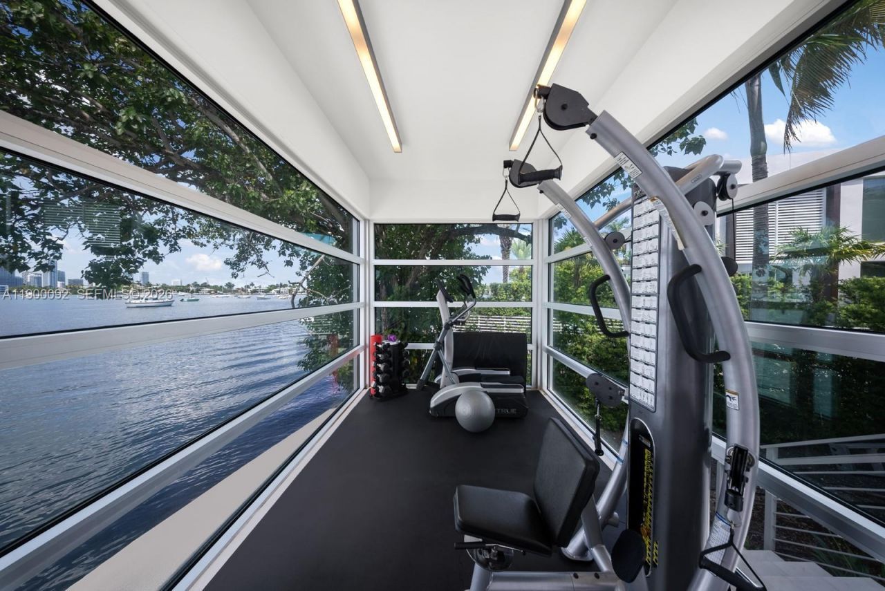 440 S Hibiscus Dr, Miami Beach, FL 33139 Photo