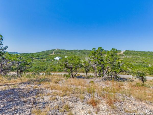 374 private road 1742, Mico, TX 78056