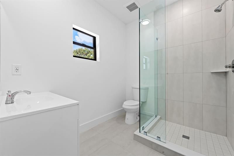 2810 NW 7th Street, Fort Lauderdale, FL 33311 Photo