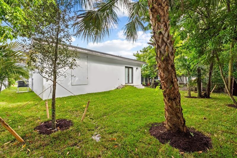 2810 NW 7th Street, Fort Lauderdale, FL 33311 Photo