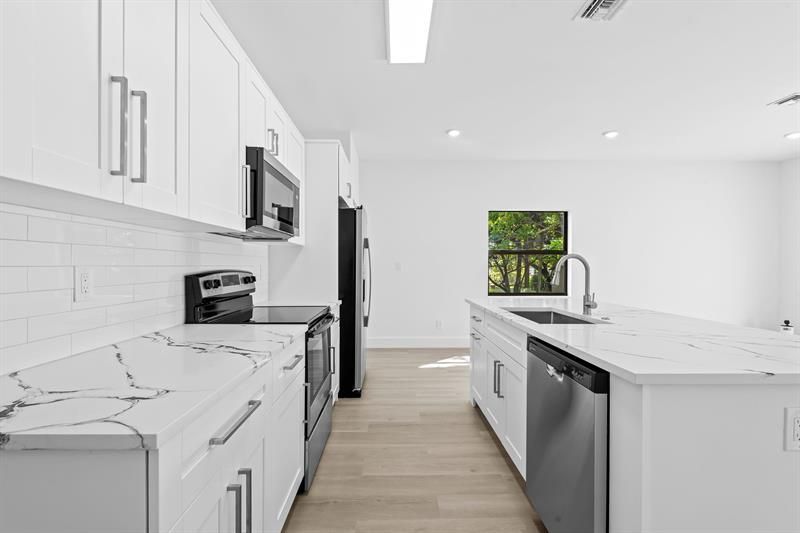 2810 NW 7th Street, Fort Lauderdale, FL 33311 Photo