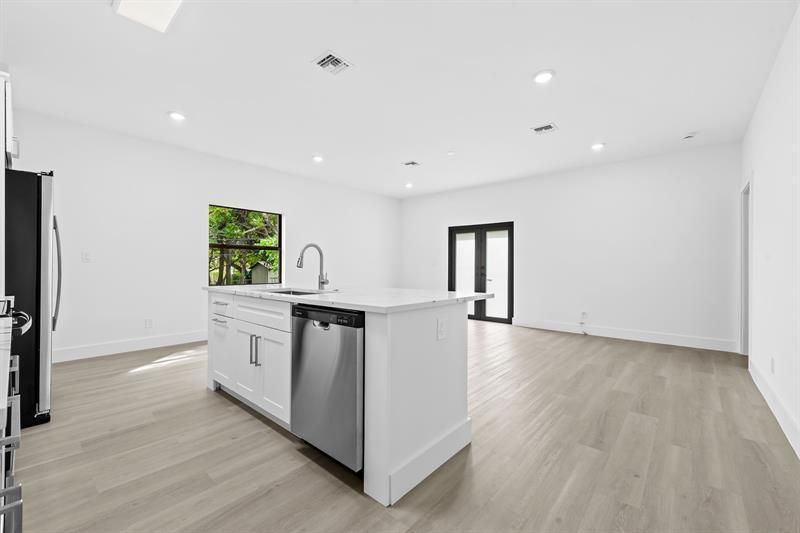 2810 NW 7th Street, Fort Lauderdale, FL 33311 Photo