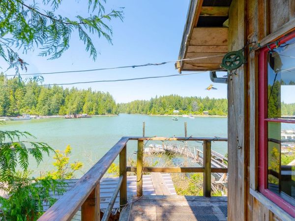 310 Tower Rd, Bamfield, BC V0R 1B0