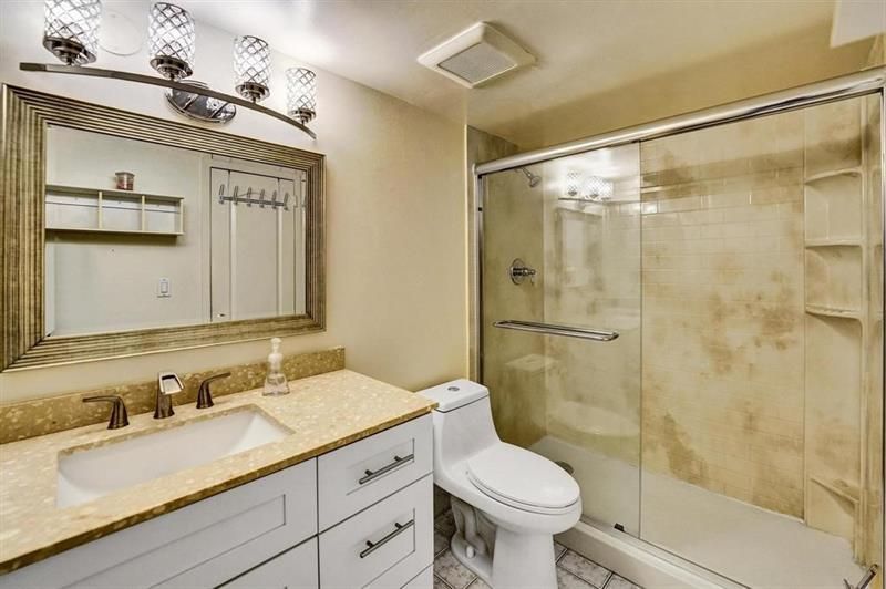 100 Golden Isles Drive, Unit 815, Hallandale Beach, FL 33009 Photo