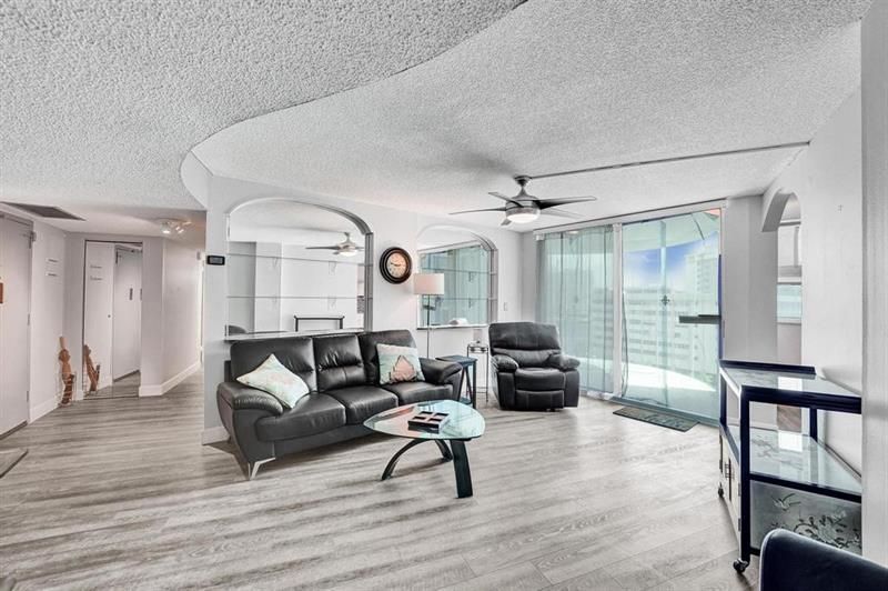 100 Golden Isles Drive, Unit 815, Hallandale Beach, FL 33009 Photo