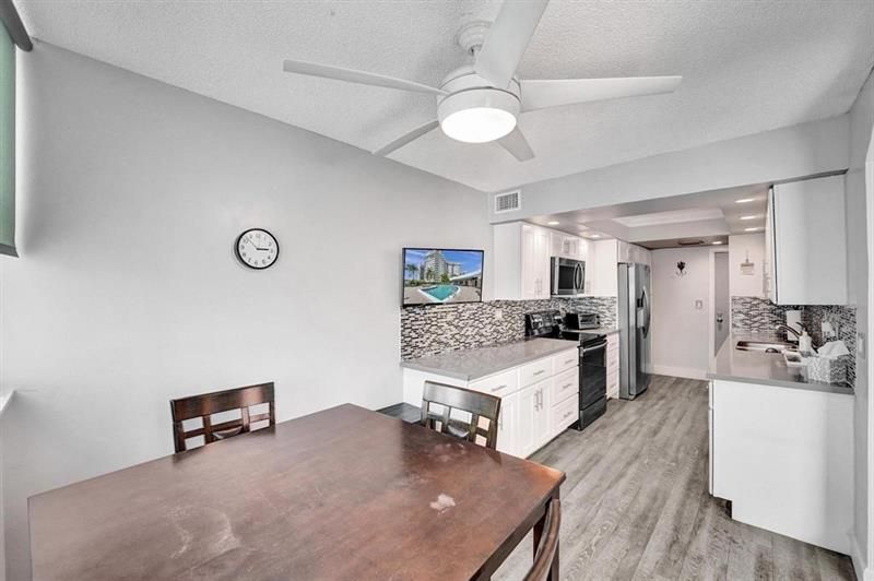 100 Golden Isles Drive, Unit 815, Hallandale Beach, FL 33009 Photo