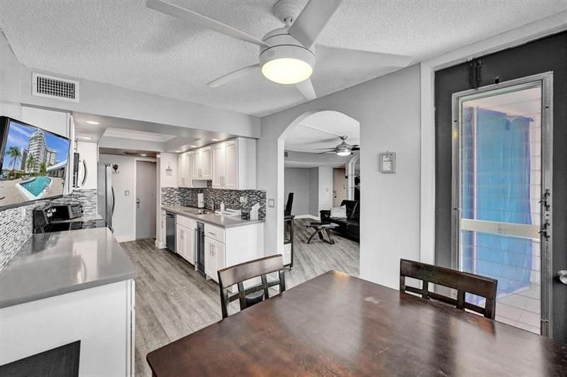 100 Golden Isles Drive, Unit 815, Hallandale Beach, FL 33009 Photo