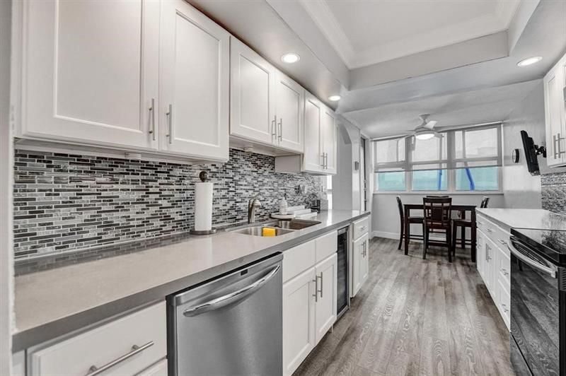 100 Golden Isles Drive, Unit 815, Hallandale Beach, FL 33009 Photo