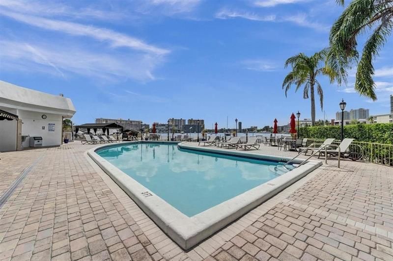 100 Golden Isles Drive, Unit 815, Hallandale Beach, FL 33009 Photo