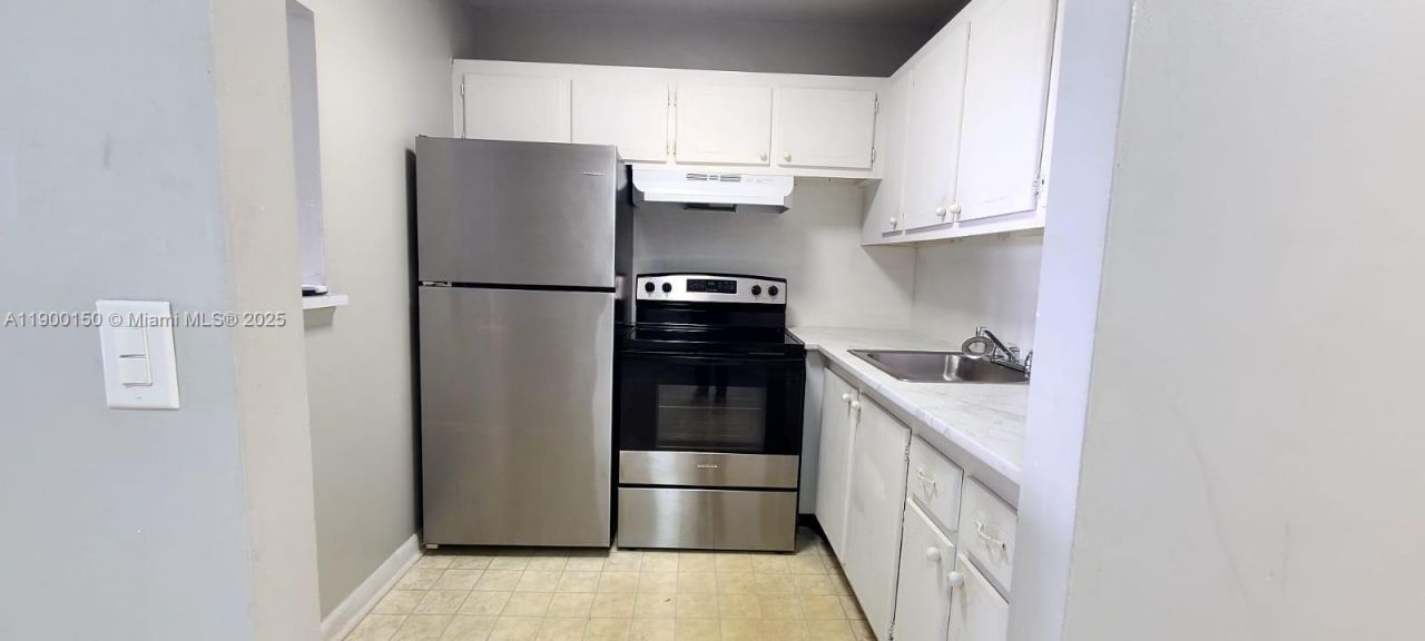 92 Berkshire D, Unit 92, West Palm Beach, FL 33417 Photo