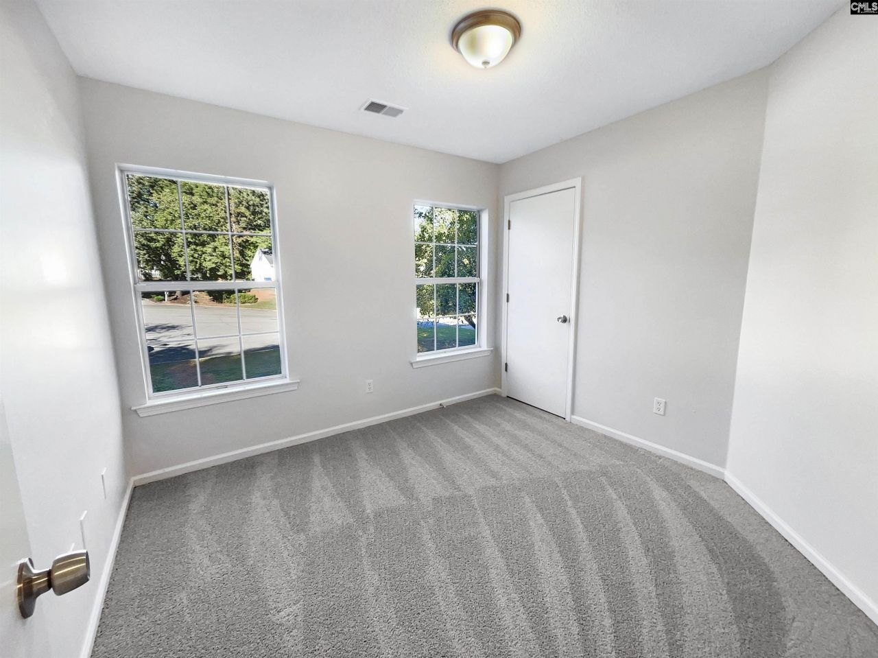 129 Cedar Field Lane Photo 11