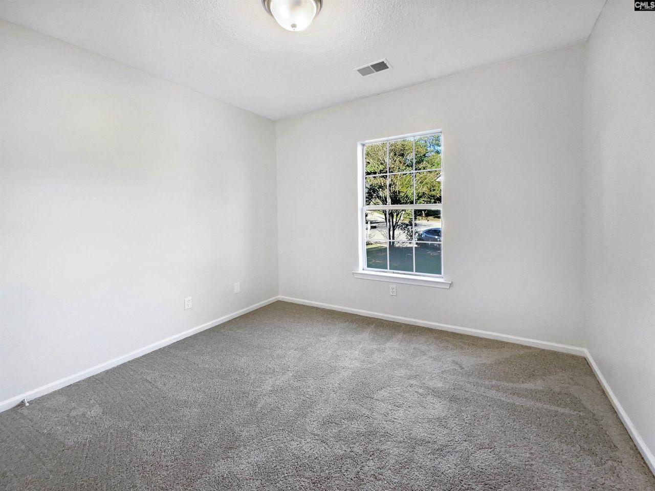 129 Cedar Field Lane Photo 12