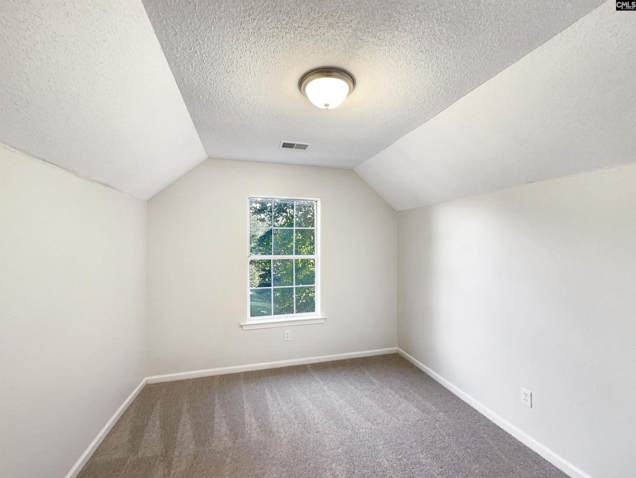 129 Cedar Field Lane Photo 16