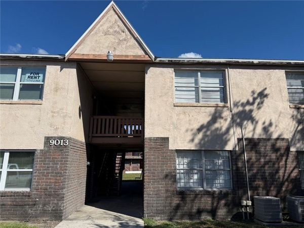 9013 WESTCHESTER CIRCLE, Unit 32, TAMPA, FL 33604