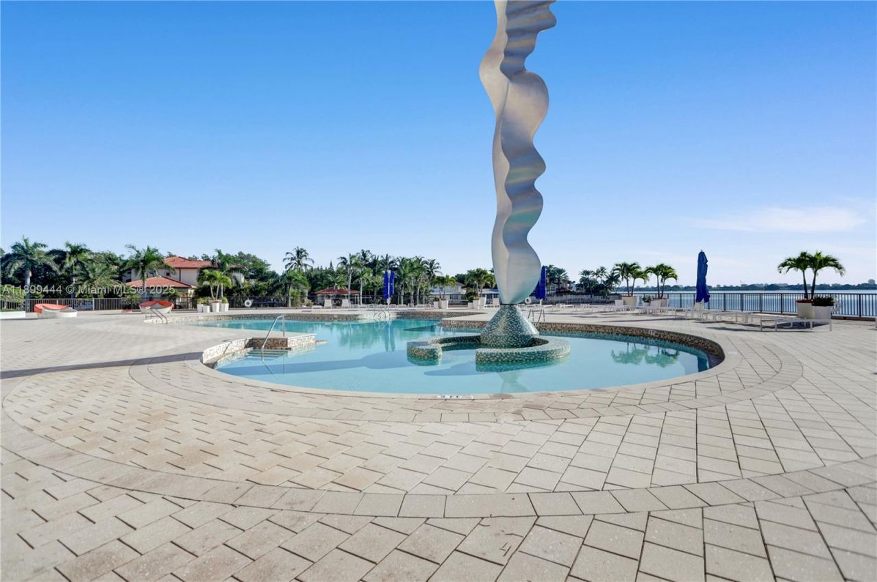 1800 NE 114th St, Unit 607, Miami, FL 33181 Photo