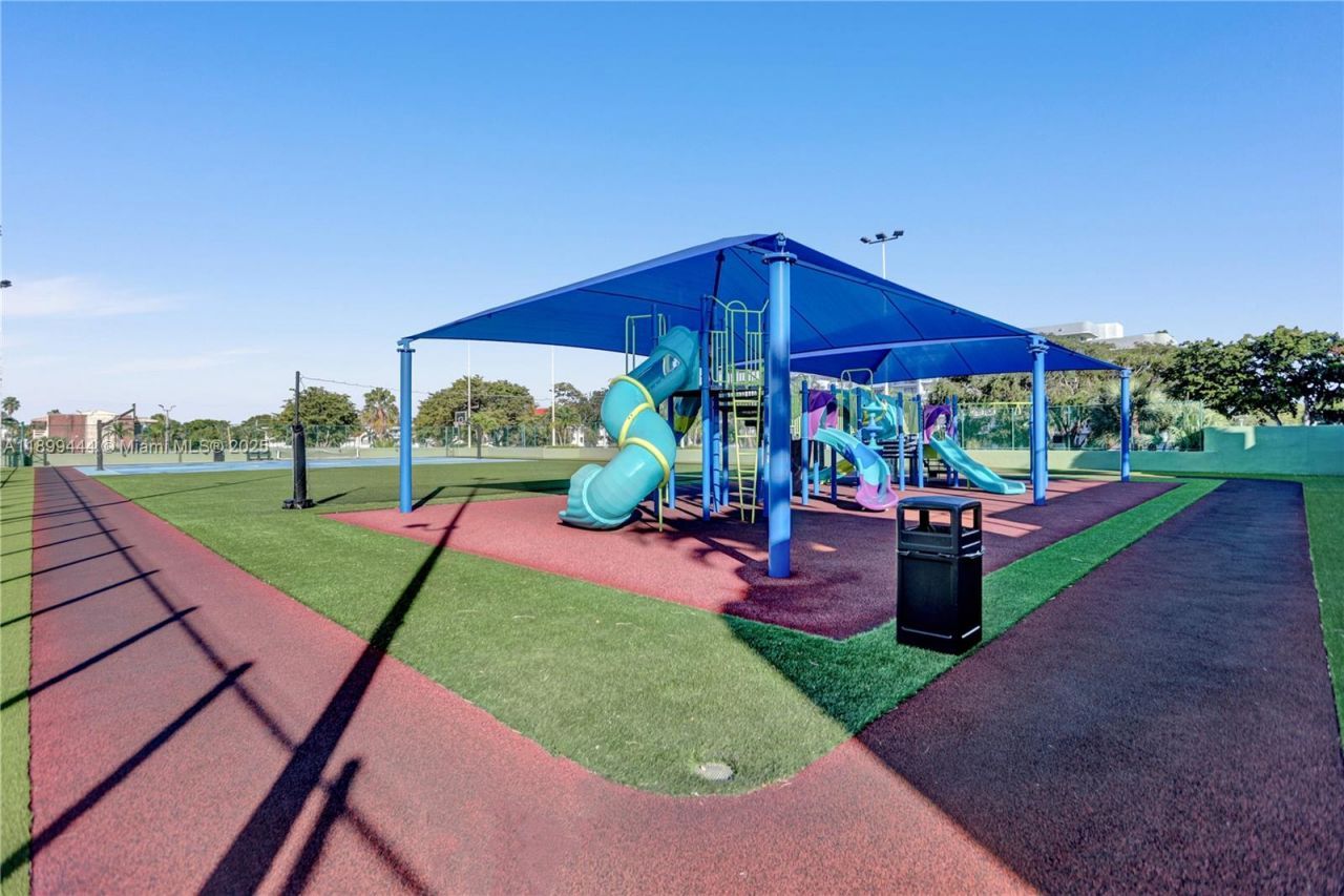 1800 NE 114th St, Unit 607, Miami, FL 33181 Photo