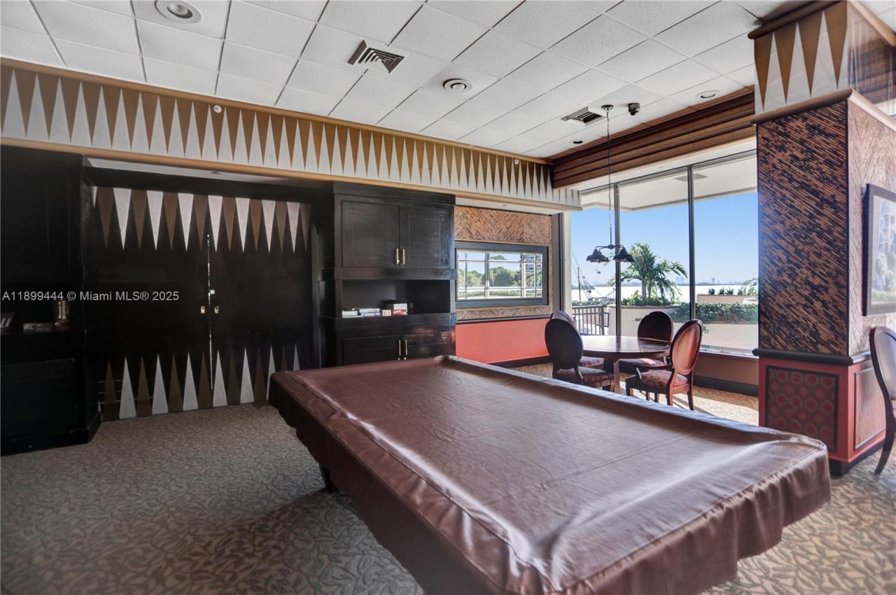 1800 NE 114th St, Unit 607, Miami, FL 33181 Photo