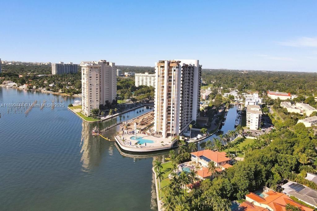 1800 NE 114th St, Unit 607, Miami, FL 33181 Photo