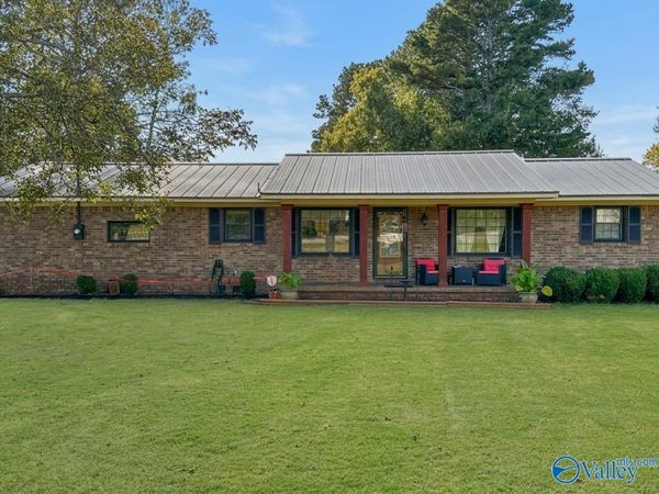 145 Lakewood Drive E, Muscle Shoals, AL 35661