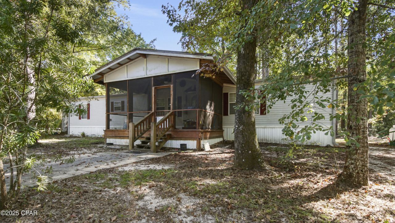 696 Smokehouse Lake Road, Ponce de Leon, FL 32455 Main Photo