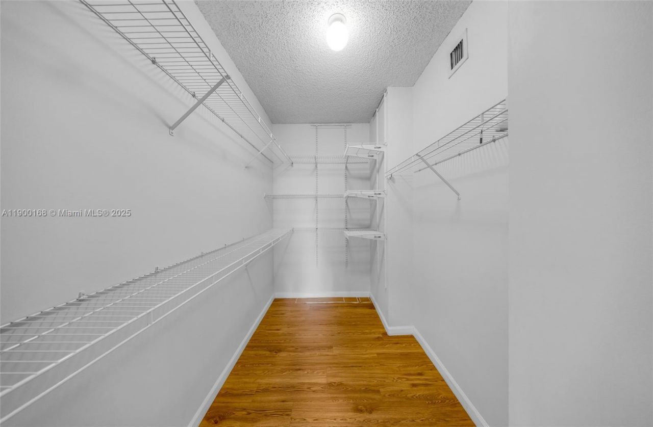 17125 N Bay Rd, Unit 3301, Sunny Isles Beach, FL 33160 Photo