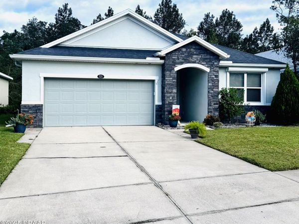 525 Champion Ridge Drive, Daytona Beach, FL 32124