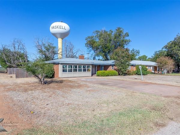 1401 N Avenue L , Haskell, TX 79521