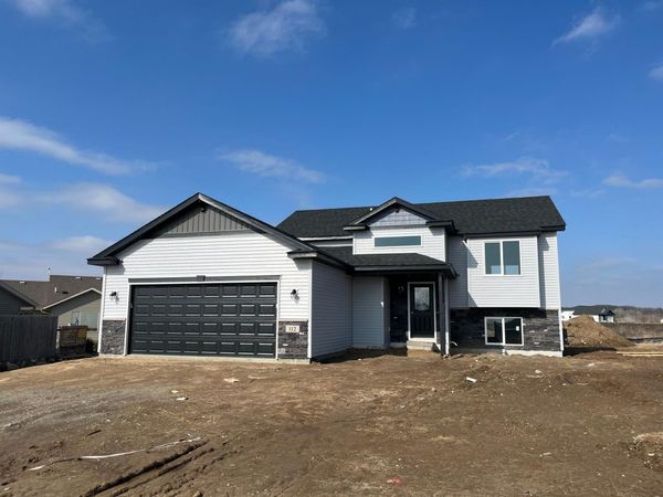 112 Woolgrass Way, Avon, MN 56310