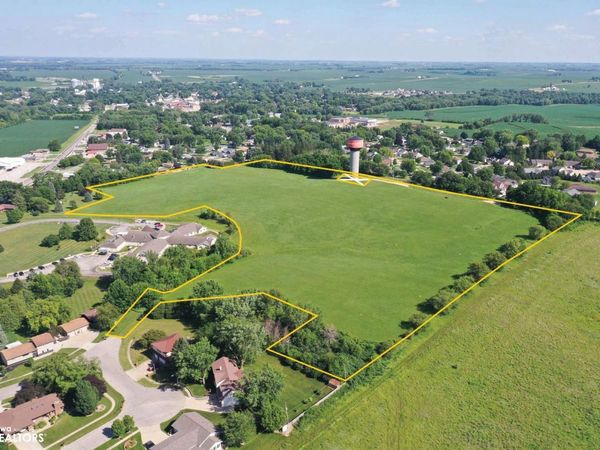 Anton Dr., La Porte City, IA 50651