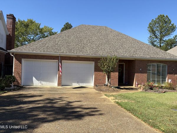 570 Springlake Drive, Pearl, MS 39208