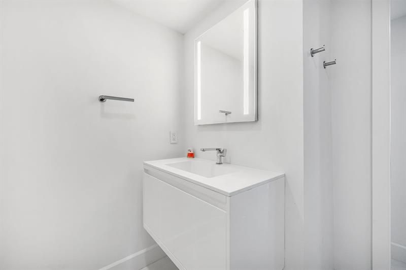 545 S Fort Lauderdale Beach Boulevard, Unit 1701, Fort Lauderdale, FL 33316 Photo