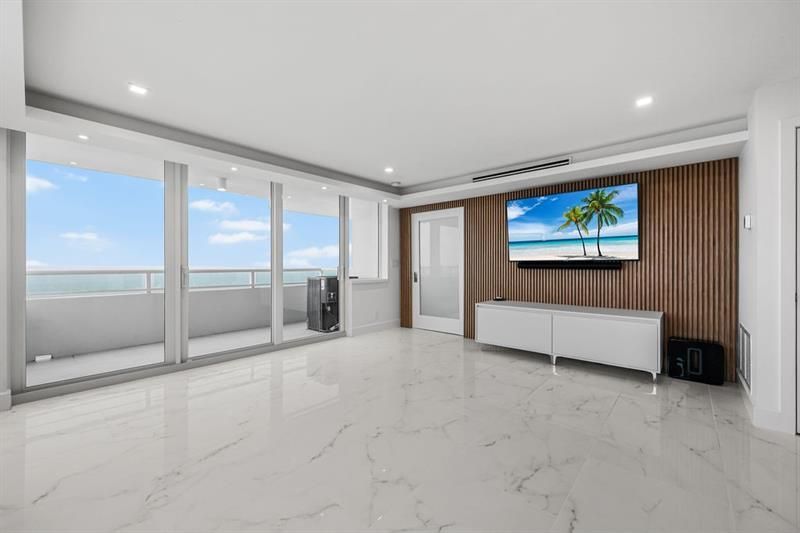 545 S Fort Lauderdale Beach Boulevard, Unit 1701, Fort Lauderdale, FL 33316 Photo