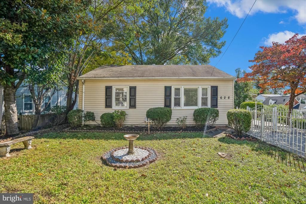 628 Clovis Avenue, Capitol Heights, MD 20743 Main Photo