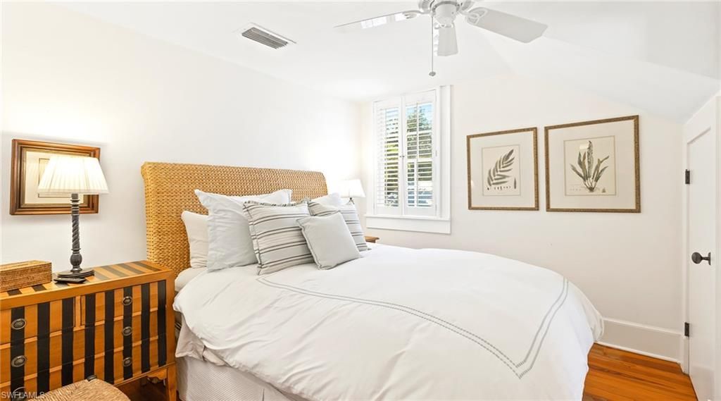 187 Broad Ave S, Naples, FL 34102 Photo