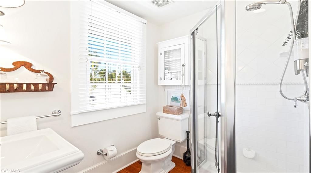 187 Broad Ave S, Naples, FL 34102 Photo