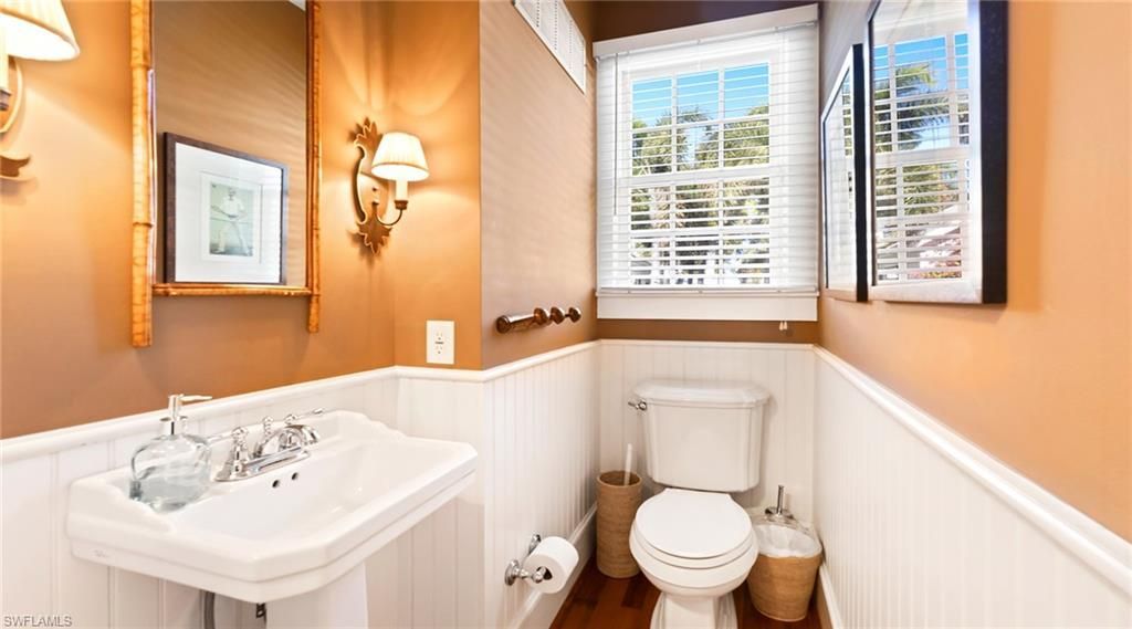 187 Broad Ave S, Naples, FL 34102 Photo