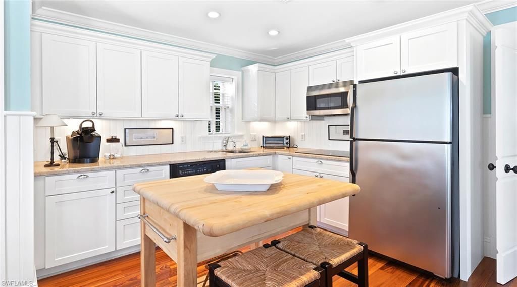 187 Broad Ave S, Naples, FL 34102 Photo