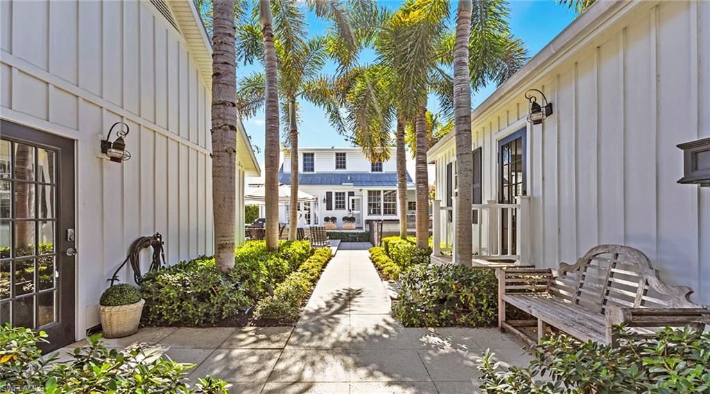 187 Broad Ave S, Naples, FL 34102 Photo