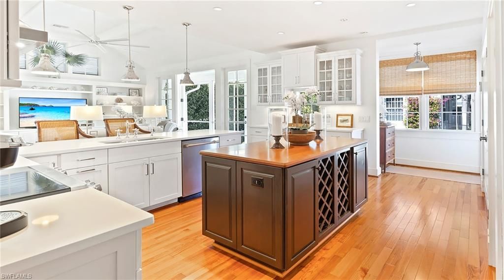 187 Broad Ave S, Naples, FL 34102 Photo