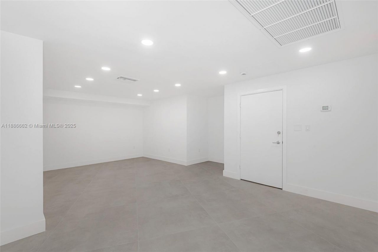 5401 Collins Ave, Unit CU-9, Miami Beach, FL 33140 Photo